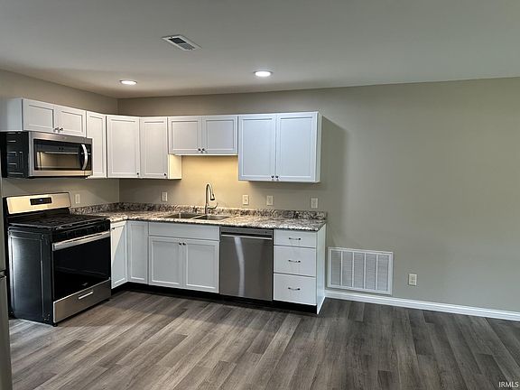 5th image of 1417 N Lindsay St