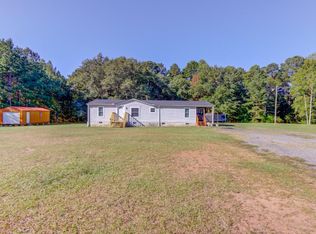 810 Laurel Ln, Winder, GA 30680