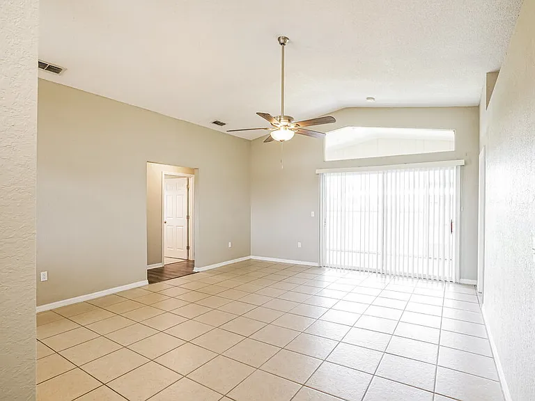 4944 Palm View Dr N — Photo 4