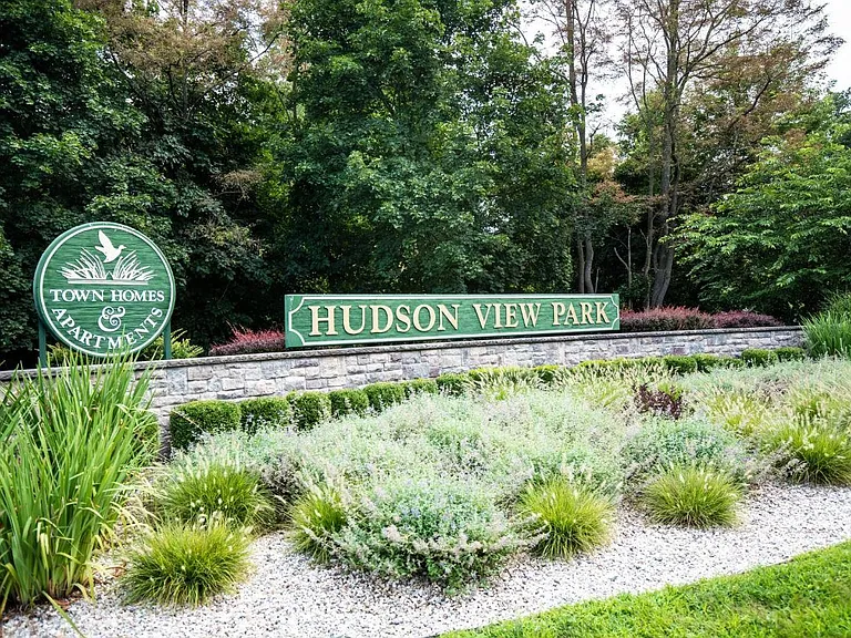 Hudson View Park — Photo 15