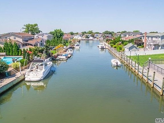 3rd image of 5 Harbor Ct