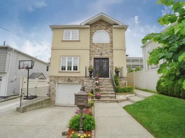52 Case Ave, Staten Island, NY 10309