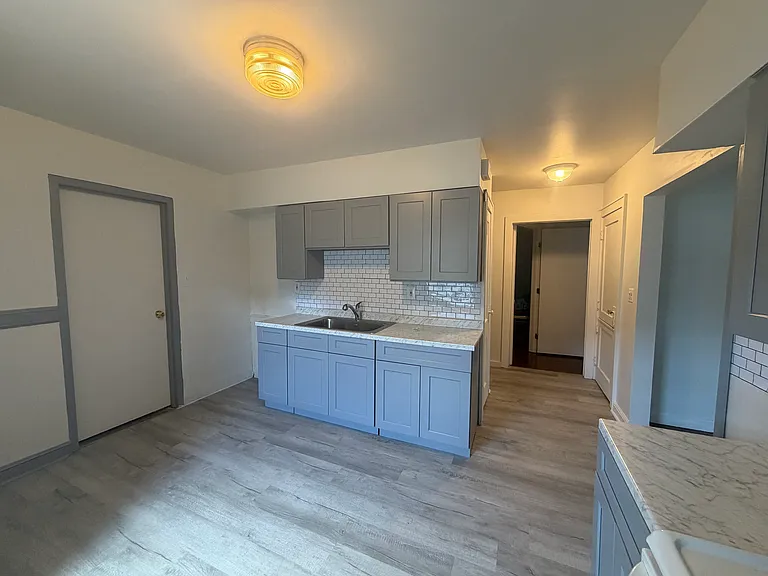 155 Clover St #1 — Photo 2