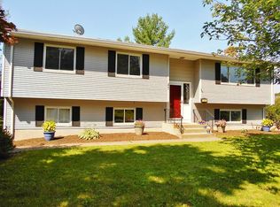 140 Strawberry Ln, Manchester, CT 06040