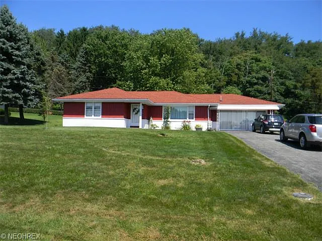 1615 Brandon Dr photo 1