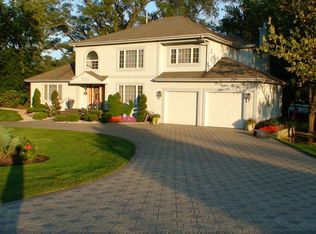 3505 Meadow Ln, Glenview, IL 60025