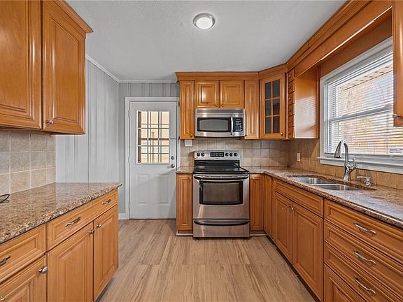 3rd image of 3556 Prospect Dr