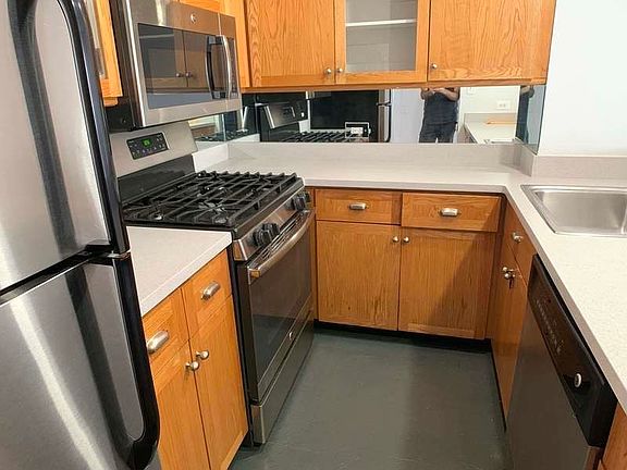 3rd image of 600 Columbus Ave APT 13H