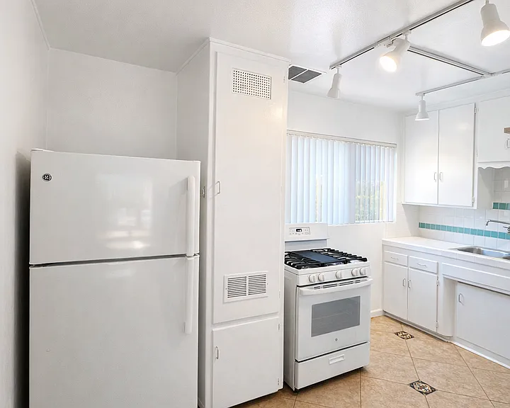 3085 Palm St — Photo 11