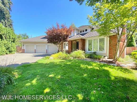 2nd image of 12621 NE 66th Pl