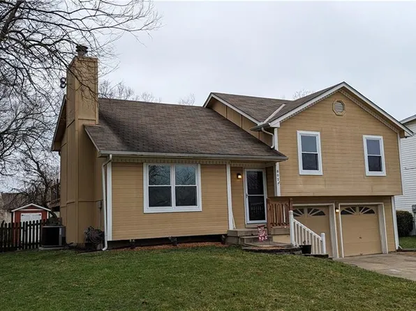 802 S Huntington Dr, Greenwood, MO 64034
