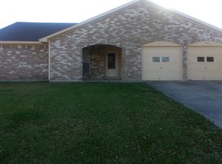 302 Oleander St, Lake Jackson, TX 77566
