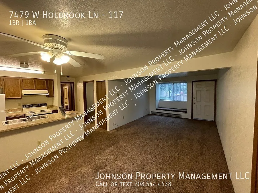 Affordable ground level unit Central Boise with large shared yard areas! — Photo 4