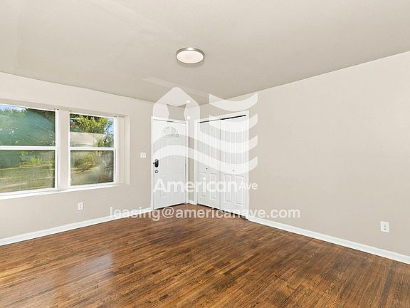 5th image of 417 W 65th Pl N