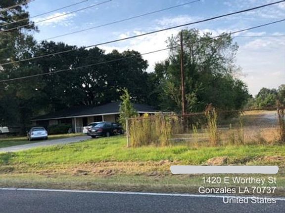 3rd image of 1420 E Worthy St