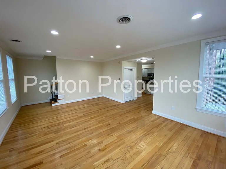 1308 Pulaski St - Inside CoC - R09009-09-12 — Photo 19