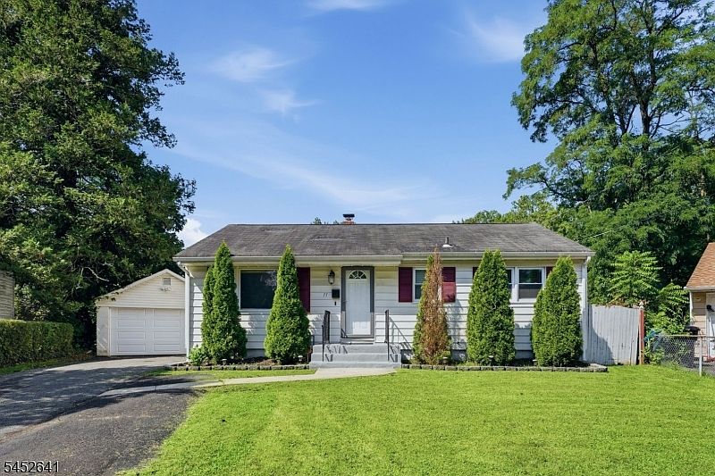 1st image of 77 Deborah Ct