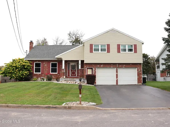 8 Stamford Avenue, Amsterdam, NY 12010