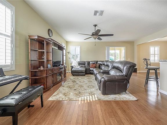 3rd image of 2736 Walden Woods Dr