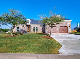 11215 Kings Point Blvd, Mont Belvieu, TX 77535