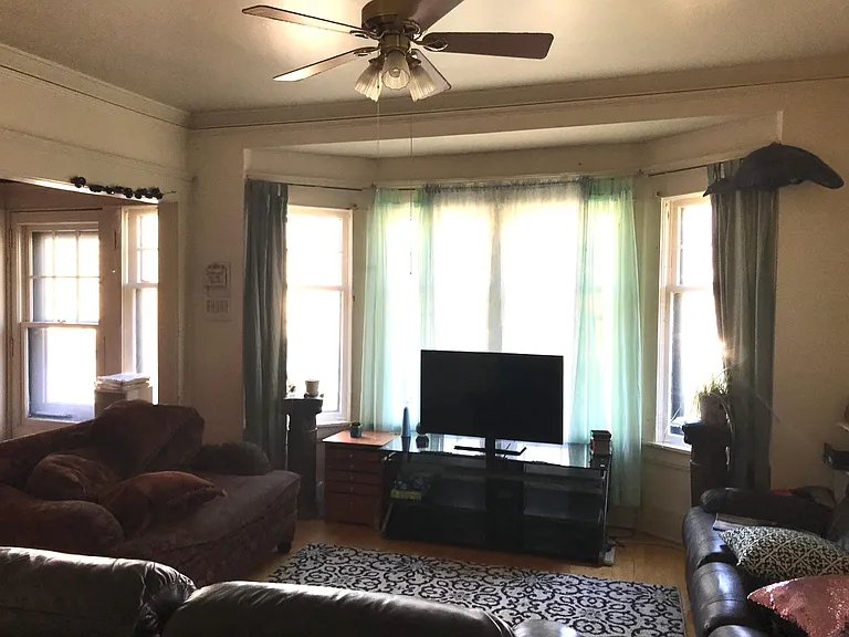 3051 N Frederick Ave #UPPER — Photo 10