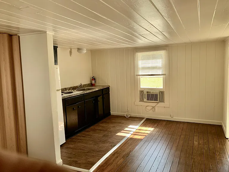 714 Railroad Ave W #2 — Photo 4