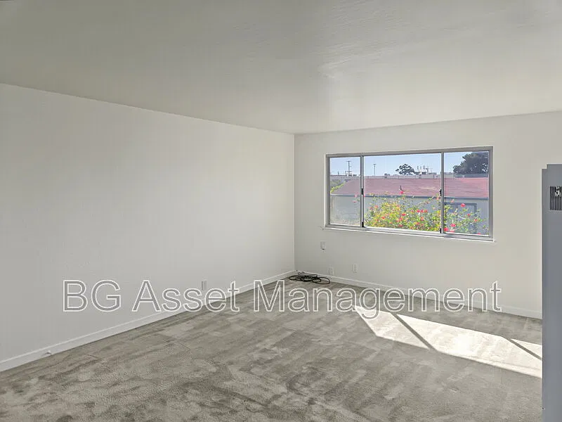 2 bed, 1.0 bath, 950 sqft, $2,350 — Photo 4