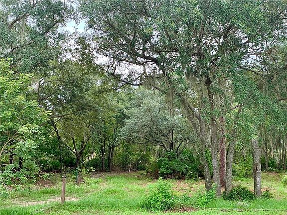 2nd image of 2637 Rosewood Cir