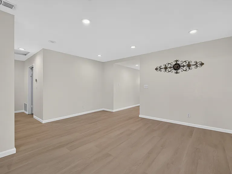 192 S Bernardo Ave — Photo 5
