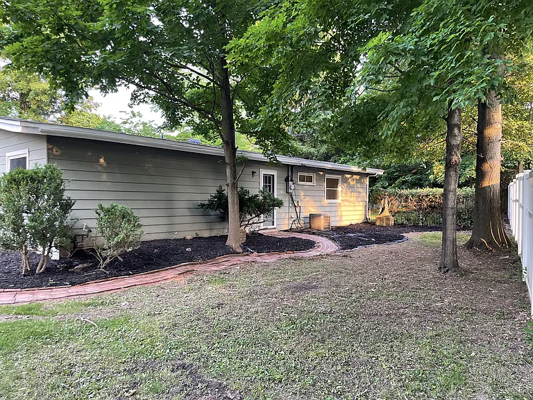 2526 Trossock Ln — Photo 11