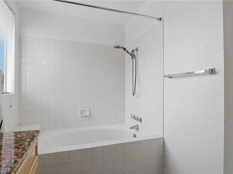 4727 Beaconsfield St — Photo 31