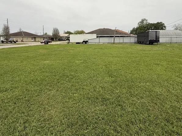 Lawrence St, Meraux, LA 70075