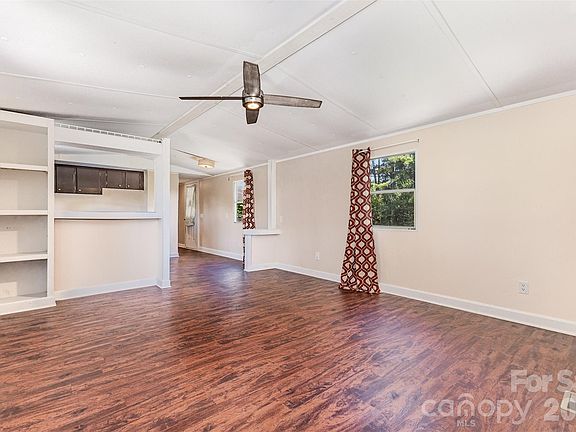 5th image of 364 Paraham Rd S