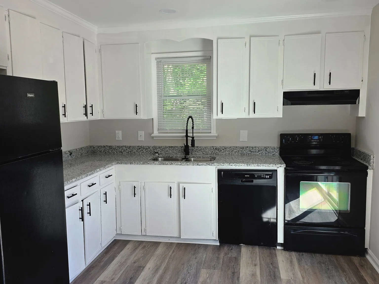 Beautifully Renovated 2BR Duplex in Forest Acres | Excellent Schools | Minutes to Downtown — Photo 4