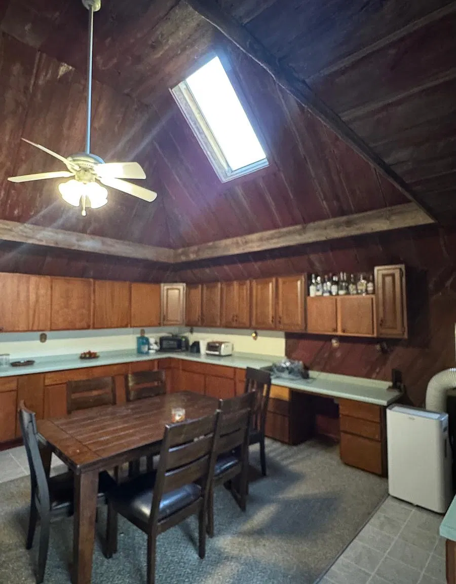 3 bed, 1100 sqft, $1,300 — Photo 2