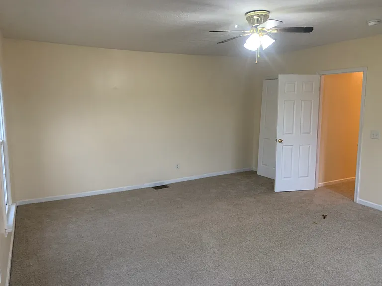 3922 Riverside Dr — Photo 5