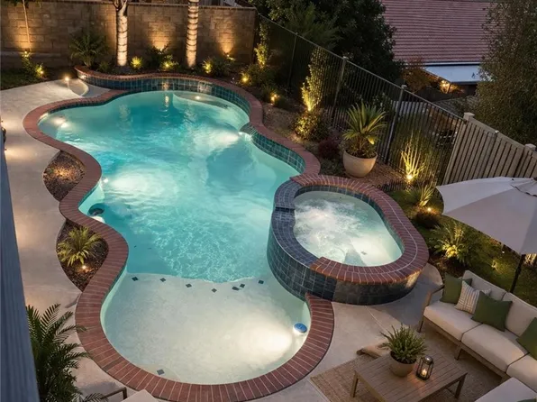 731 Raphael Cir, Corona, CA 92882