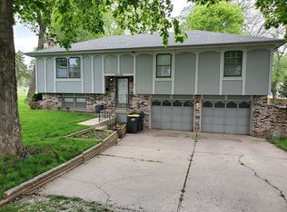 11714 W 61st Ter, Shawnee, KS 66203