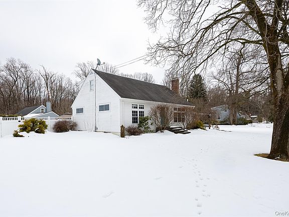 3rd image of 12 Valley View Road