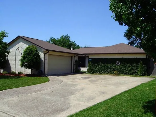 9807 Barmont Dr, La Porte, TX 77571