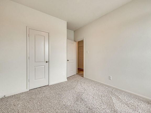 3rd image of 1929 Belmont Dr