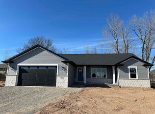 2216 E Honeygold Ct, Appleton, WI 54913