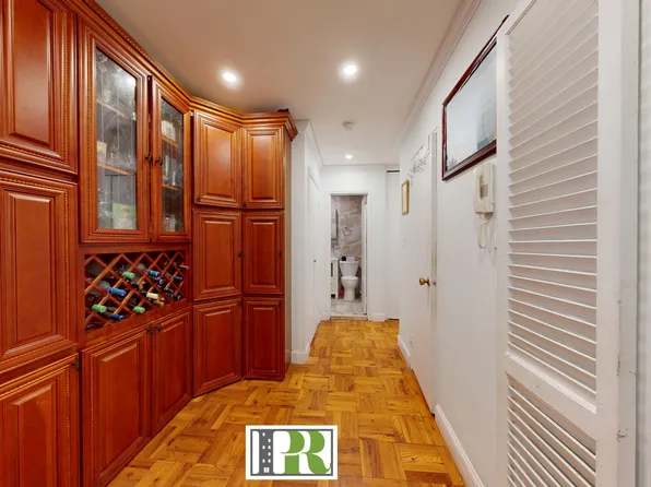 1577 East 17th Street 2M image 2 of 8