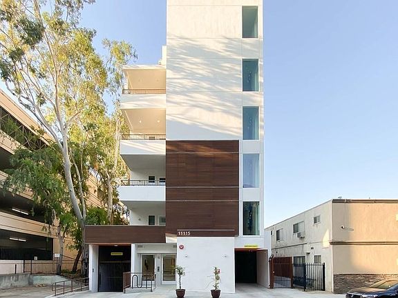 4th image of 11115 McCormick St #502
