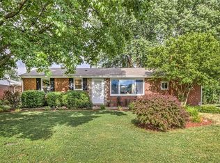 114 Surrey Ln, Bethalto, IL 62010
