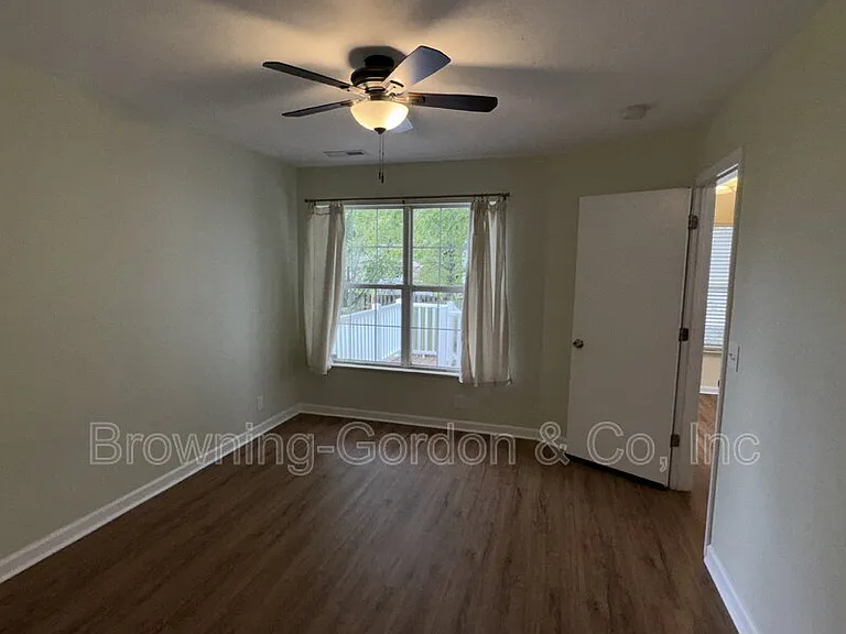 4256 Chesney Glen Dr — Photo 10