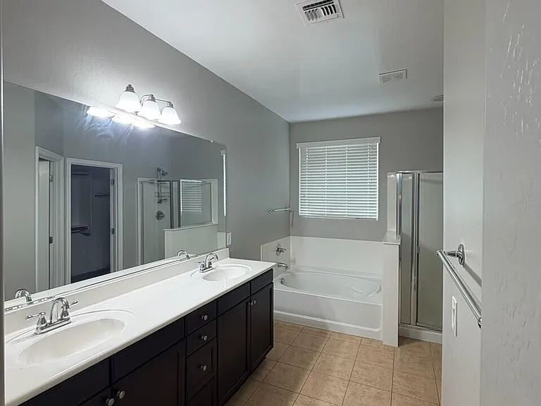 1810 W Loemann Dr — Photo 5
