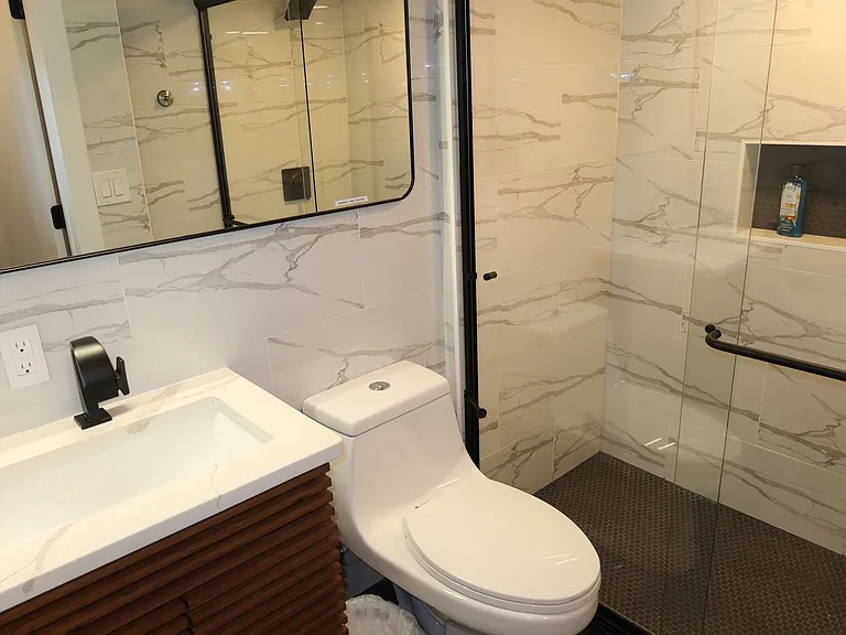 166 W Laurel St — Photo 22