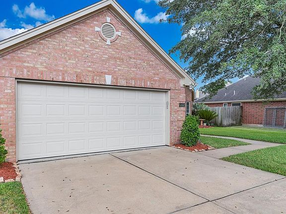 4th image of 5302 Bay Pines Dr