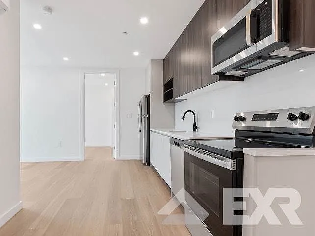 3216 Glenwood Rd #6R — Photo 3
